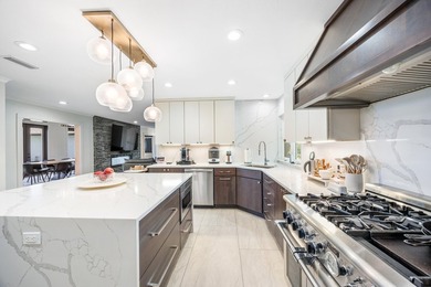 Stunning Newly Renovated Waterfront Coastal Retreat, Just - photo 19