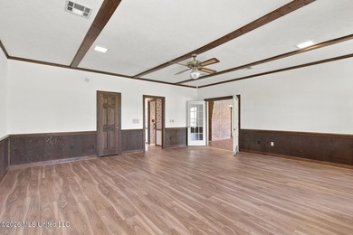 Welcome to 1025 Northpointe Drive in Jackson! This spacious - photo 19