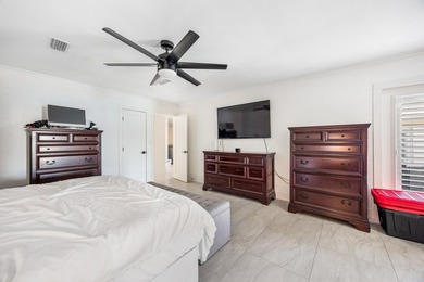 Stunning Newly Renovated Waterfront Coastal Retreat, Just - photo 26