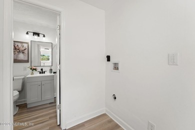Welcome to this exceptional property offering a rare combination - photo 31