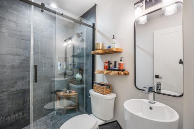 Stunning Newly Renovated Waterfront Coastal Retreat, Just - photo 32
