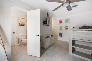Stunning Newly Renovated Waterfront Coastal Retreat, Just - photo 37