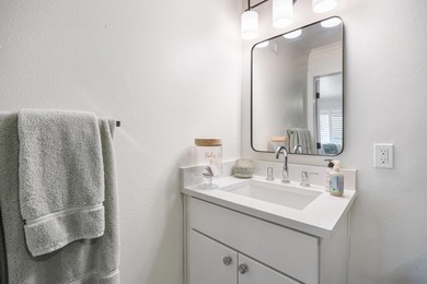 Stunning Newly Renovated Waterfront Coastal Retreat, Just - photo 42