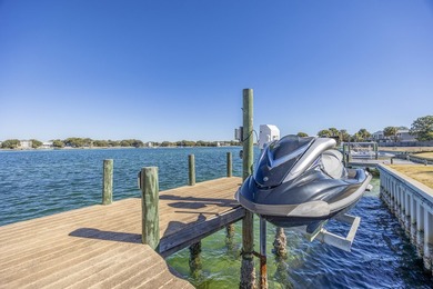 Stunning Newly Renovated Waterfront Coastal Retreat, Just - photo 53