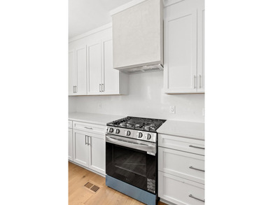 2 Henrietta Street is a beautifully preserved and recently - photo 11