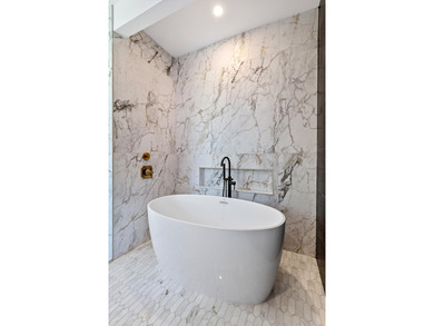 2 Henrietta Street is a beautifully preserved and recently - photo 15