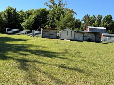 This 2 bedroom , 2 full bath home has so much to offer! Property - photo 17