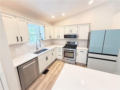 Welcome to 1327 Towne Harbor Trl, a thoughtfully appointed - photo 9