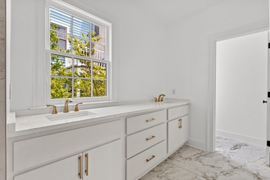 2 Henrietta Street is a beautifully preserved and recently - photo 20
