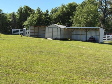 This 2 bedroom , 2 full bath home has so much to offer! Property - photo 23
