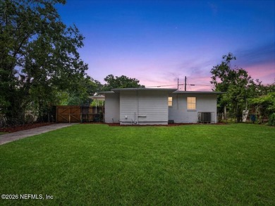 Welcome home to this beautifully renovated 3-bedroom, 2-bath - photo 3