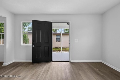 Welcome home to this beautifully renovated 3-bedroom, 2-bath - photo 8