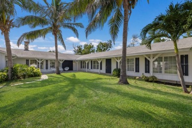 Lake Home For Sale in Bradenton, Florida