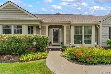 Completely updated end-unit ranch in sought-after The Heathers - photo 2
