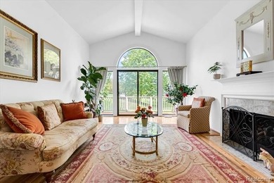 Completely updated end-unit ranch in sought-after The Heathers - photo 4