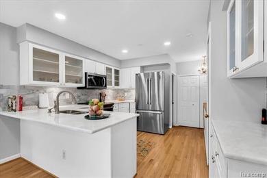 Completely updated end-unit ranch in sought-after The Heathers - photo 10