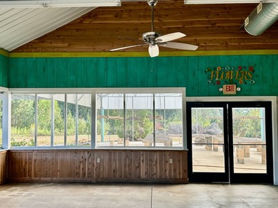 Are you in the market for a commercial property with unbeatable - photo 8