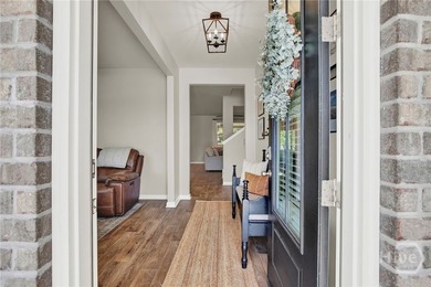 Your Home Search Ends Here! This 5-bed 3-bath home boasts 2,556 - photo 6