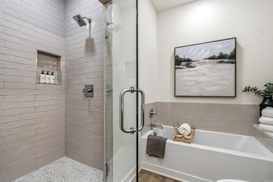 Beautiful Lake Hamilton Townhome with tons of amenities! 3 - photo 11