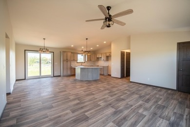 The convenience of one-level living meets the opportunity to - photo 11
