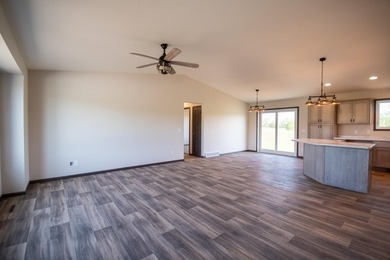 The convenience of one-level living meets the opportunity to - photo 12