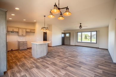 The convenience of one-level living meets the opportunity to - photo 13