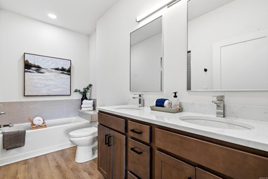Beautiful Lake Hamilton Townhome with tons of amenities! 3 - photo 16