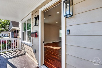 WELCOME HOME AND STEP INSIDE TO DISCOVER AN OPEN CONCEPT FLOOR - photo 4