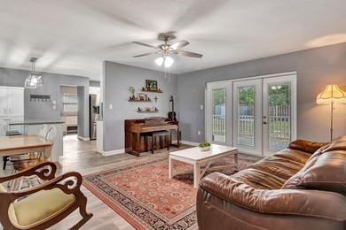 Fully Remodeled Home in Prime Bradenton Location - 15 minutes to - photo 12