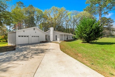 Welcome to your dream lakefront retreat in Milledgeville on Lake - photo 2