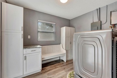Fully Remodeled Home in Prime Bradenton Location - 15 minutes to - photo 22