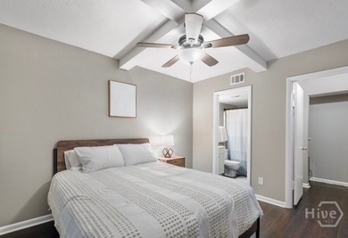 Come discover the convenience of living at Windsor Crossing! - photo 8
