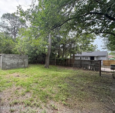 Wow great price on this 3/1 home. Ready for a buyer to make a - photo 5
