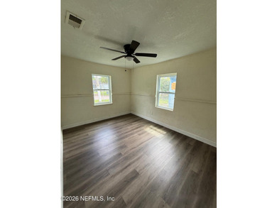 Wow great price on this 3/1 home. Ready for a buyer to make a - photo 10