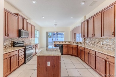 MOVE In Ready! Immaculate 4-Bedroom 3-Car Garage Home on Corner - photo 13