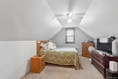 Welcome to this beautifully maintained 3 bedroom, 2 bathroom - photo 14