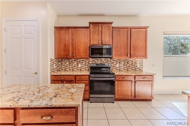 MOVE In Ready! Immaculate 4-Bedroom 3-Car Garage Home on Corner - photo 16
