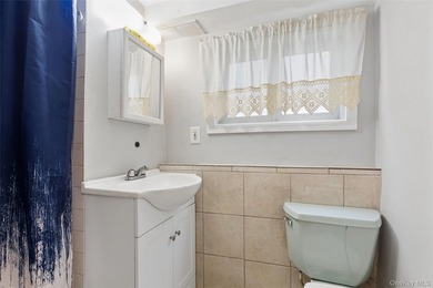 Welcome to this beautifully maintained 3 bedroom, 2 bathroom - photo 17