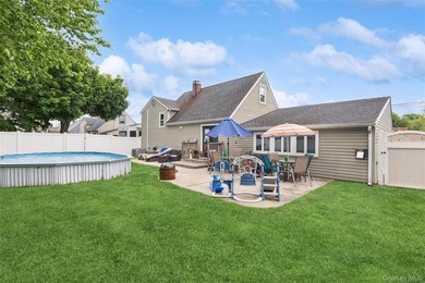 Welcome to this beautifully maintained 3 bedroom, 2 bathroom - photo 18