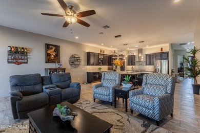 Beautifully upgraded Lake Havasu home with open-concept living - photo 19