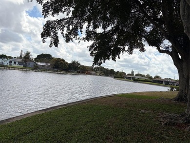 Well maintained 2B/2B condo with brand new roof just installed - photo 36