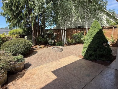 Welcome to this well-maintained 3-bedroom, 2.5-bath home located - photo 4
