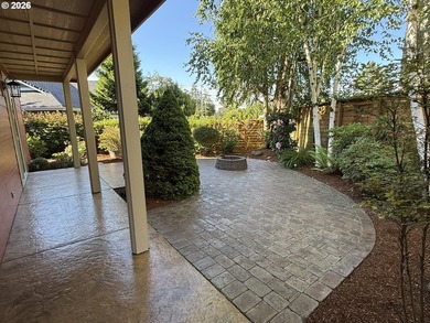 Welcome to this well-maintained 3-bedroom, 2.5-bath home located - photo 5
