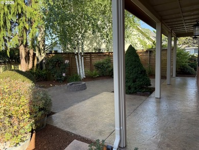 Welcome to this well-maintained 3-bedroom, 2.5-bath home located - photo 6