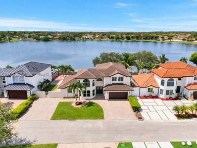 Welcome to this beautifully maintained 5-bedroom, 4-bath - photo 1
