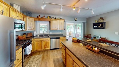 Stop dreaming about the lakeside lifestyle and start living it - photo 39