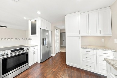 Welcome to this beautifully maintained 5-bedroom, 4-bath - photo 10