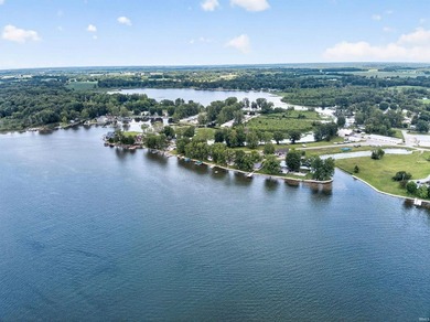 Move right in and start enjoying lake life-this beautifully - photo 47