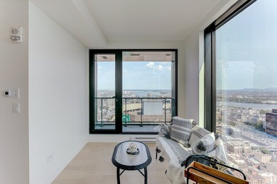 Magnifique condo contemporain d'une chambre a coucher, situe au - photo 2