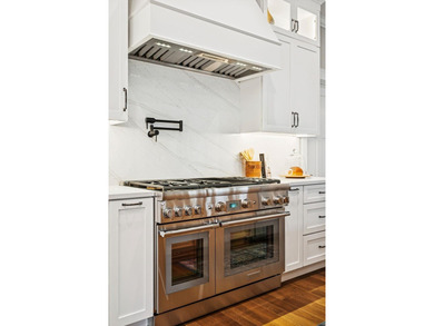 A rare coastal offering in the heart of Newington, New Hampshire - photo 14